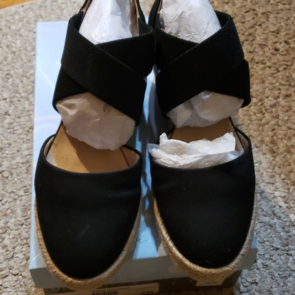 Life Stride Espadrile Shoes - Picture 2 of 5